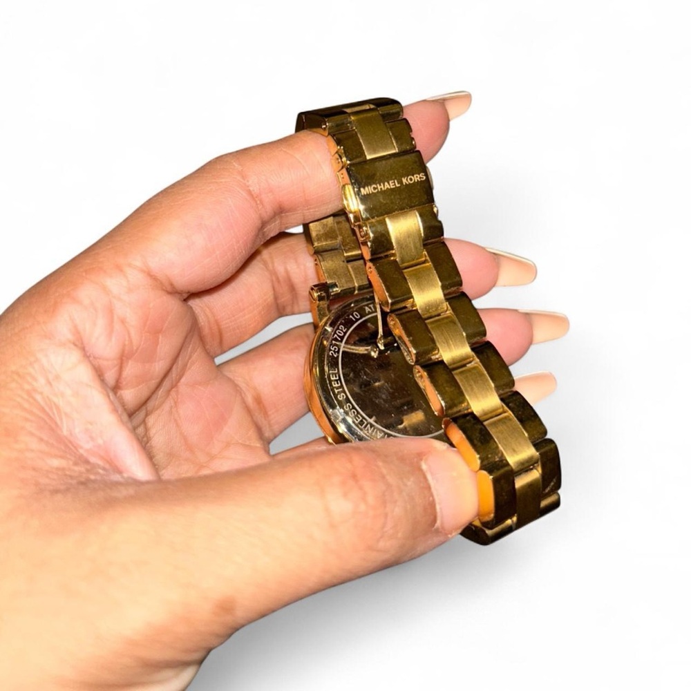 Michael Kors Norie in a gold-tone finish, model number MK3560 - Picture 3 of 3